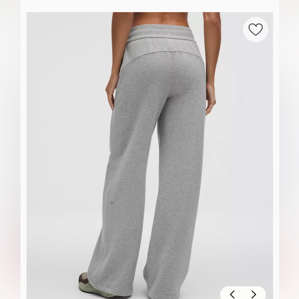 NWT Lululemon Scuba Mid Rise Wide leg pant 31 inseam Taupetastic - Picture 2 of 4